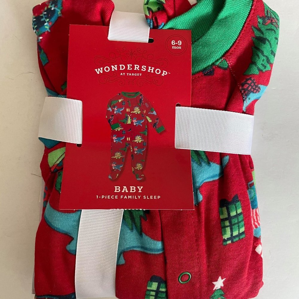 NWT- Wondershop Baby 1 Piece Sleep Outfit 6-9 mos